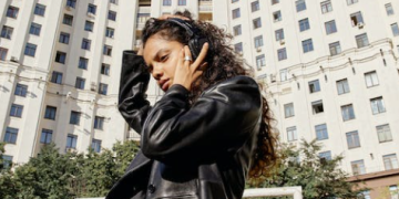 The Power of Accessories: Elevating Your Look with Statement Pieces