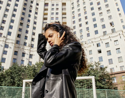 The Power of Accessories: Elevating Your Look with Statement Pieces