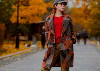 The Return of Retro: Nostalgic Fashion Trends Making a Comeback